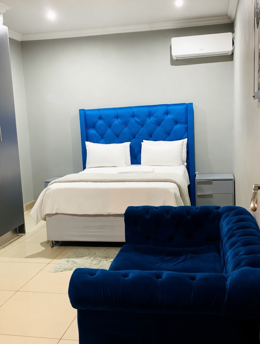 Standard room 3 featuring queen bed and private en-suite