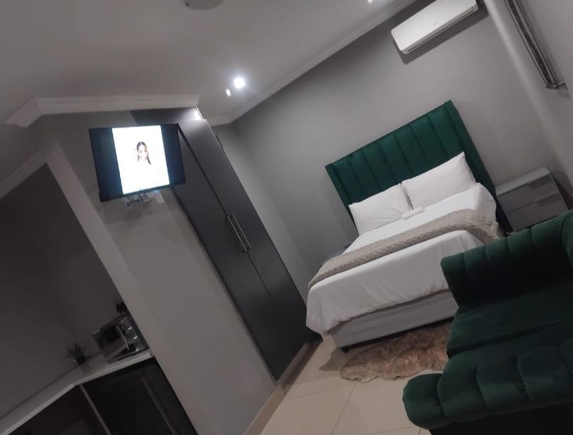 Standard room 4 with air conditioning and comfortable seating
